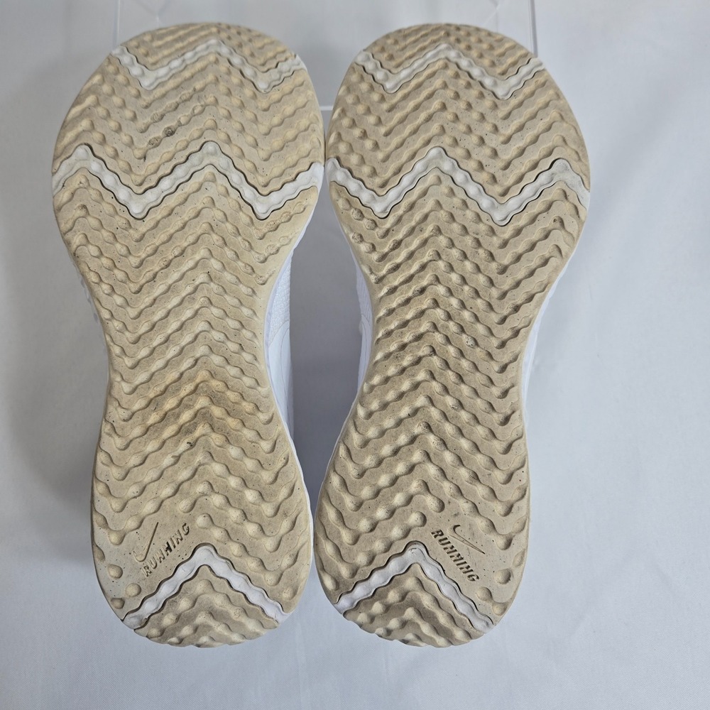 Nike Revolution 5 Women's sz 8.5 Triple White Running Shoe/Sneaker BQ 3207-104 - Picture 9 of 9